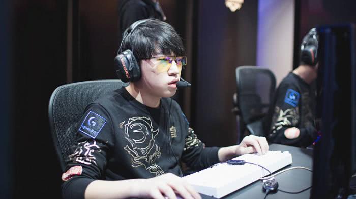 超豪门中的 超豪门中的