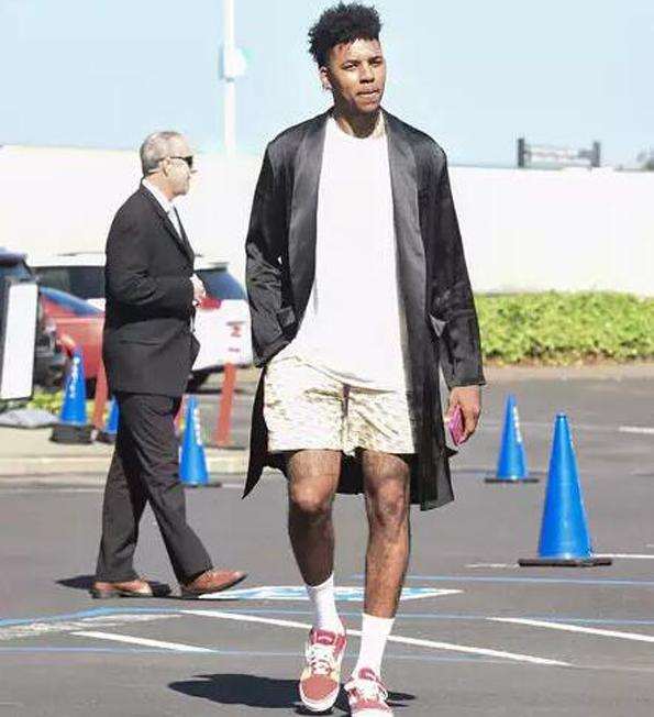 约时误发卡 约时误发卡